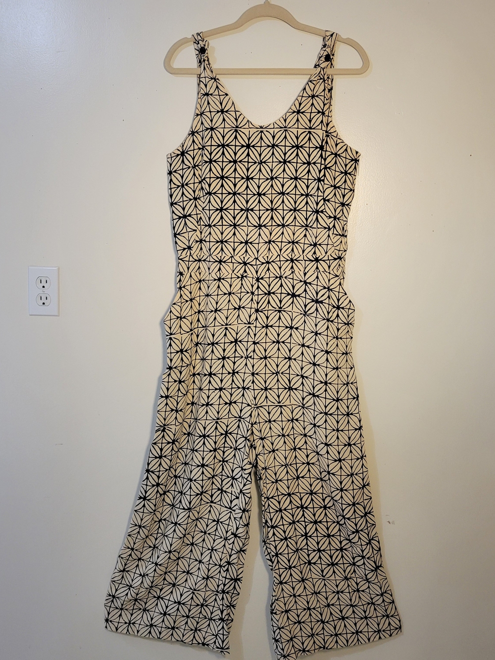 Go Fish (Women's M) Sleeveless Cream & Black Geo Patterned Wide-Leg Jumpsuit
